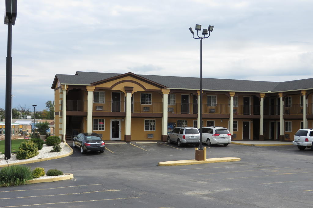 Economy Inn & Suites Joplin Extérieur photo